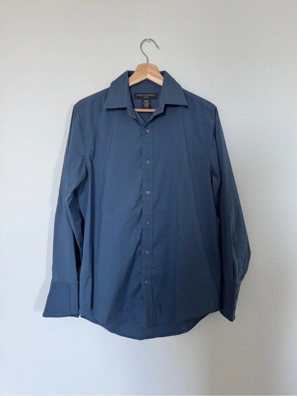 Banana Republic Men's Slate Blue Long-Sleeve Button-Up Shirt